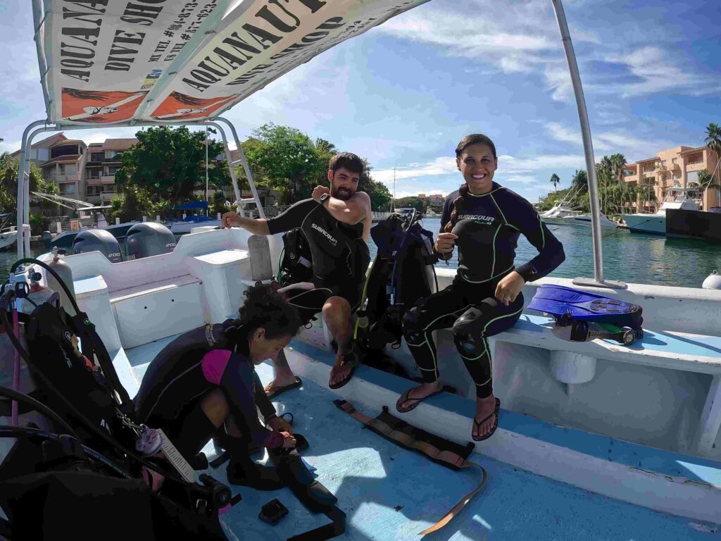 Divers getting ready for their PADI Open Water Diver certification dive
